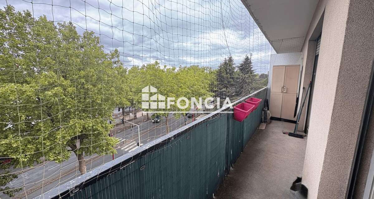 Appartement à FRESNES