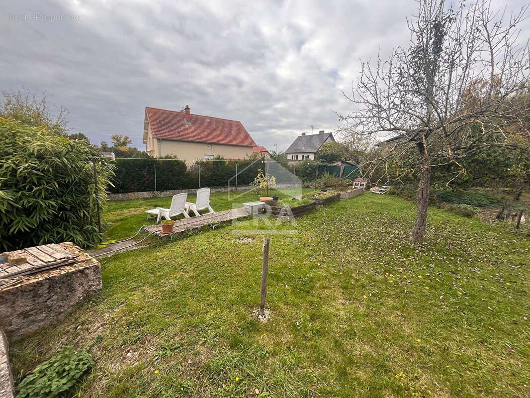 Maison à LOUVIGNY