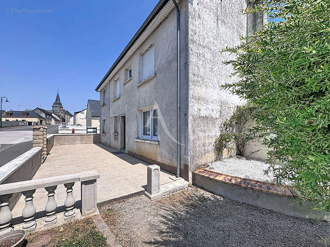 Maison La Roche Neuville 7 pièce(s) 143 m2 - photo 16