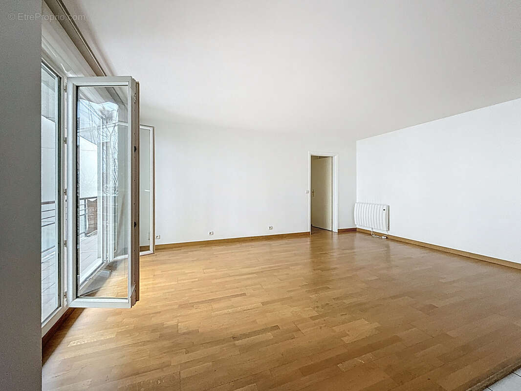Appartement à PARIS-20E