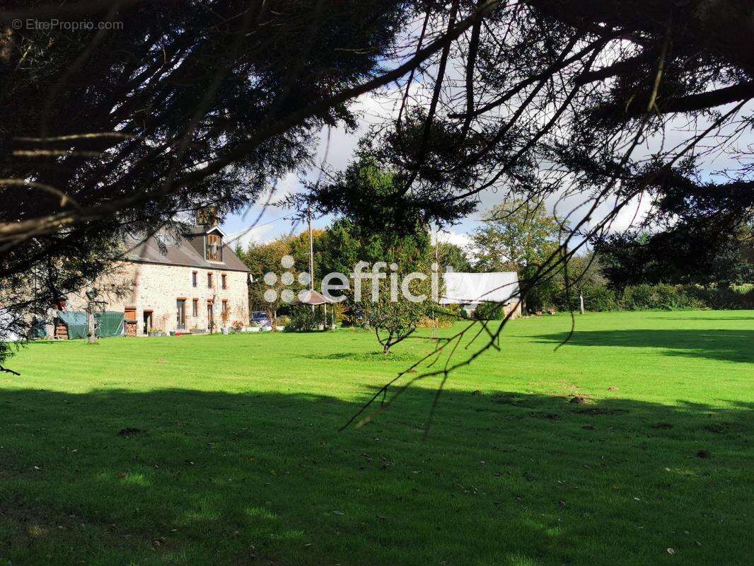 Maison à SAINT-SEVER-CALVADOS