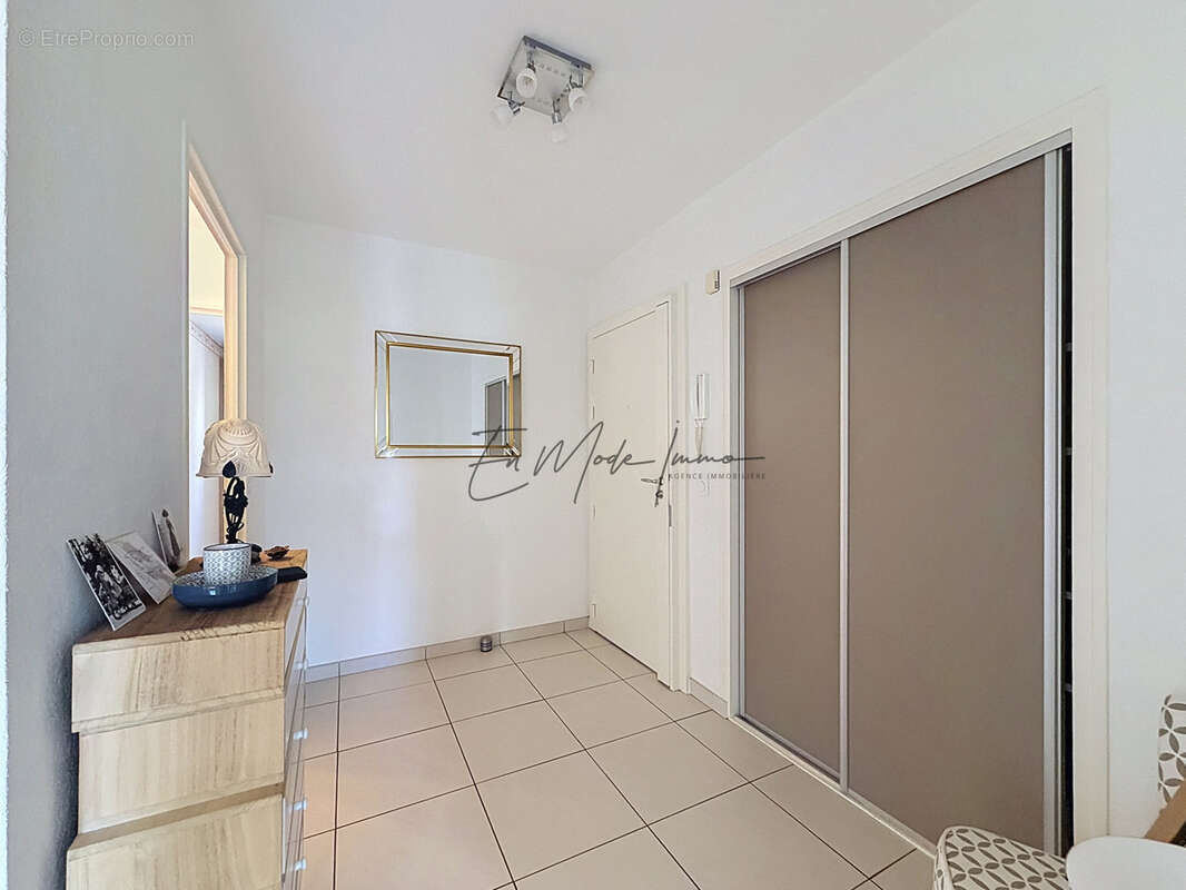 Appartement 3 Pièces de 69,14 m2 avec balcon Sud, parking et cave - photo 3