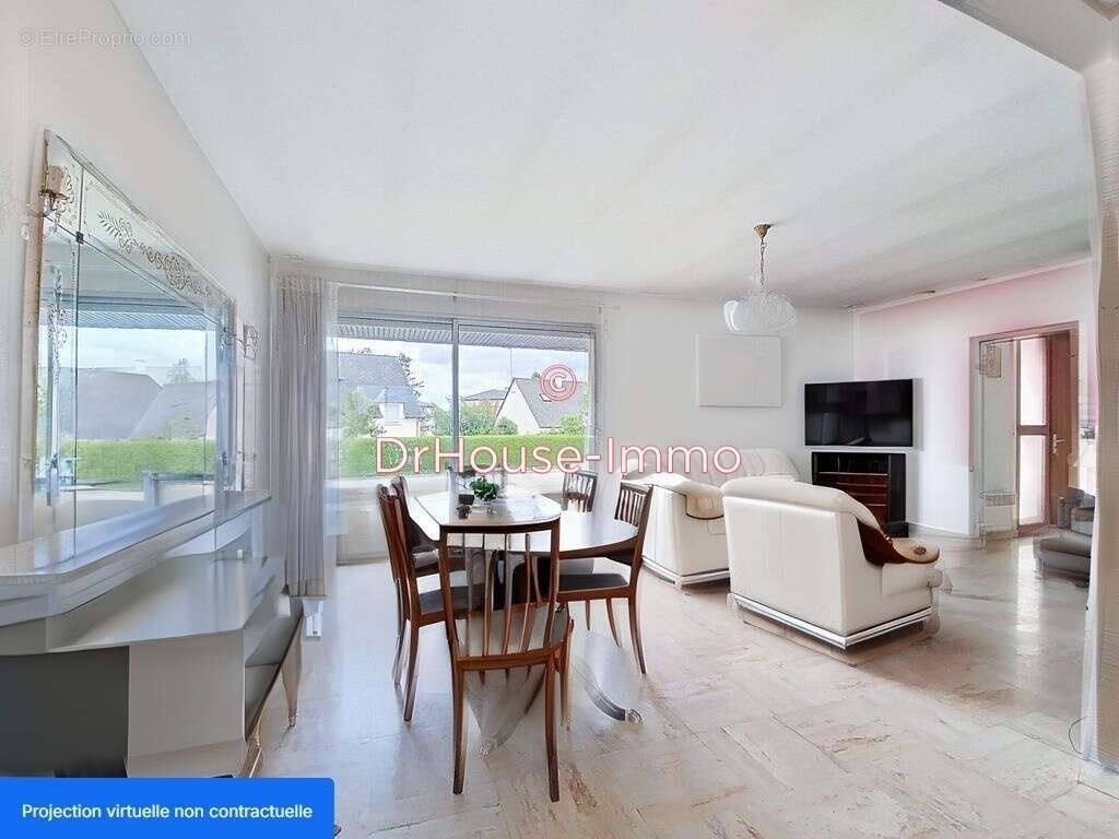 Maison à SAINT-HILAIRE-DU-HARCOUET