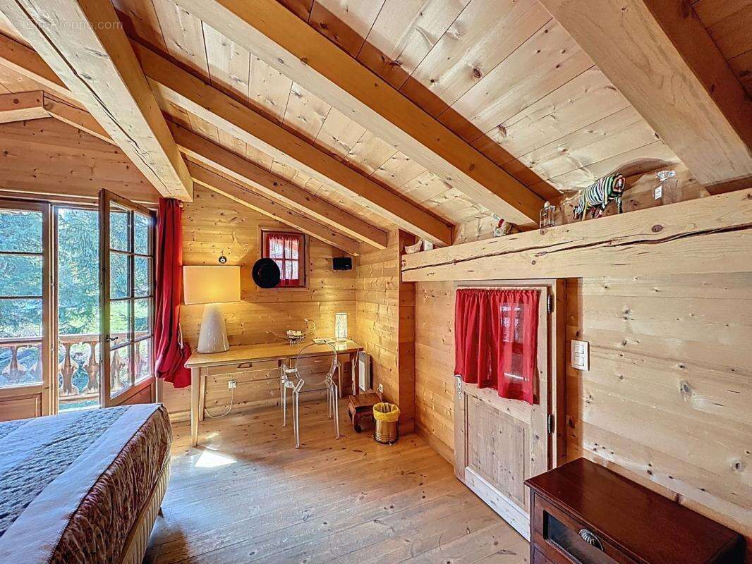 Maison à DEMI-QUARTIER