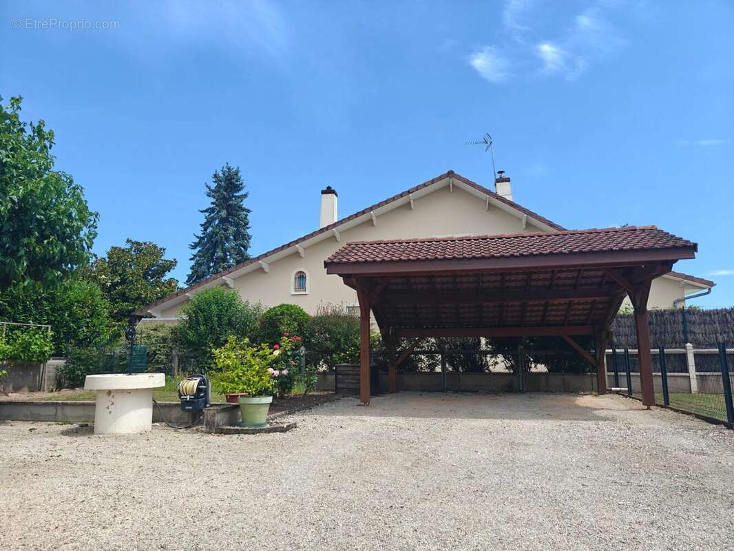 Maison à SAINT-MARCEL