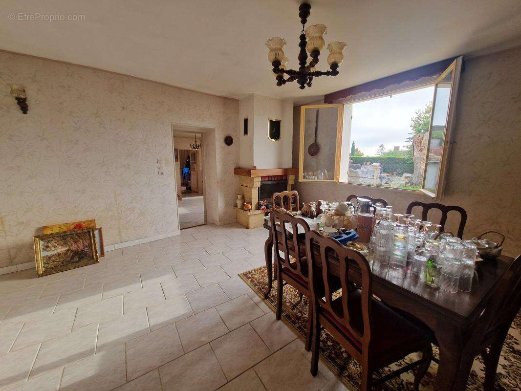 Maison à CHATEAUVIEUX