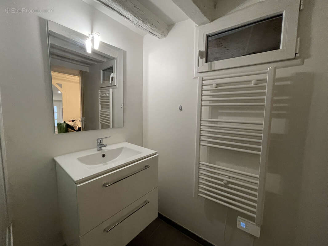 Appartement à LINAS