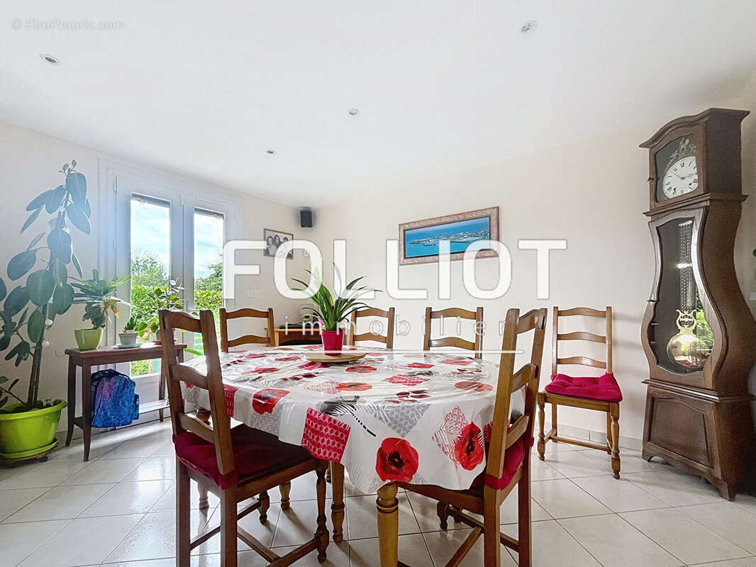 Maison à SAINT-SAUVEUR-LA-POMMERAYE