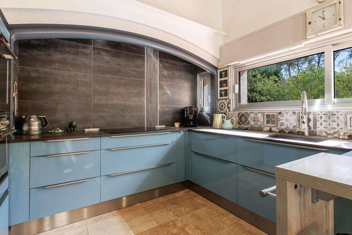 Maison à PUGET-SUR-ARGENS