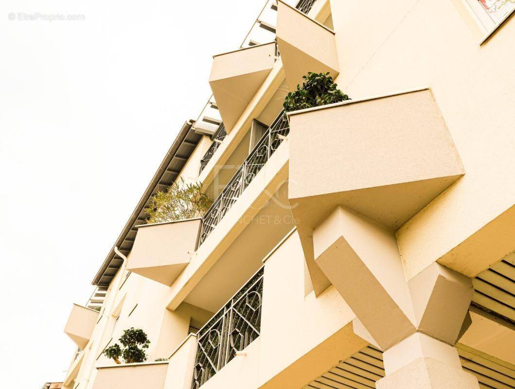 Appartement à SAINT-BONNET-DE-MURE