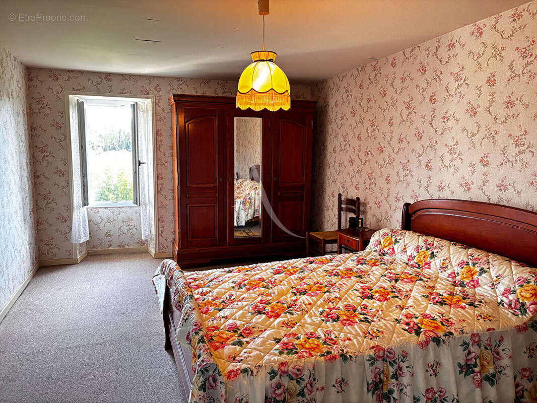 Maison à MOUZEUIL-SAINT-MARTIN