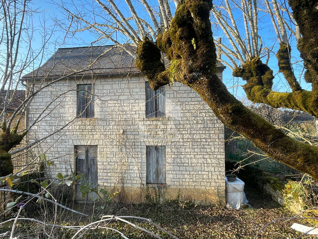 Maison à COULAURES