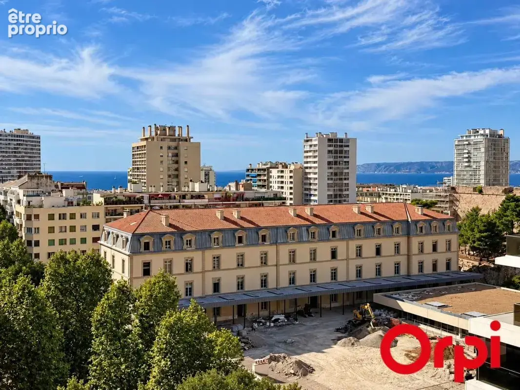 Appartement t3/4 marseille 13007 – dernier étage – vue mer panoramique – terrasse et balcons - photo 2
