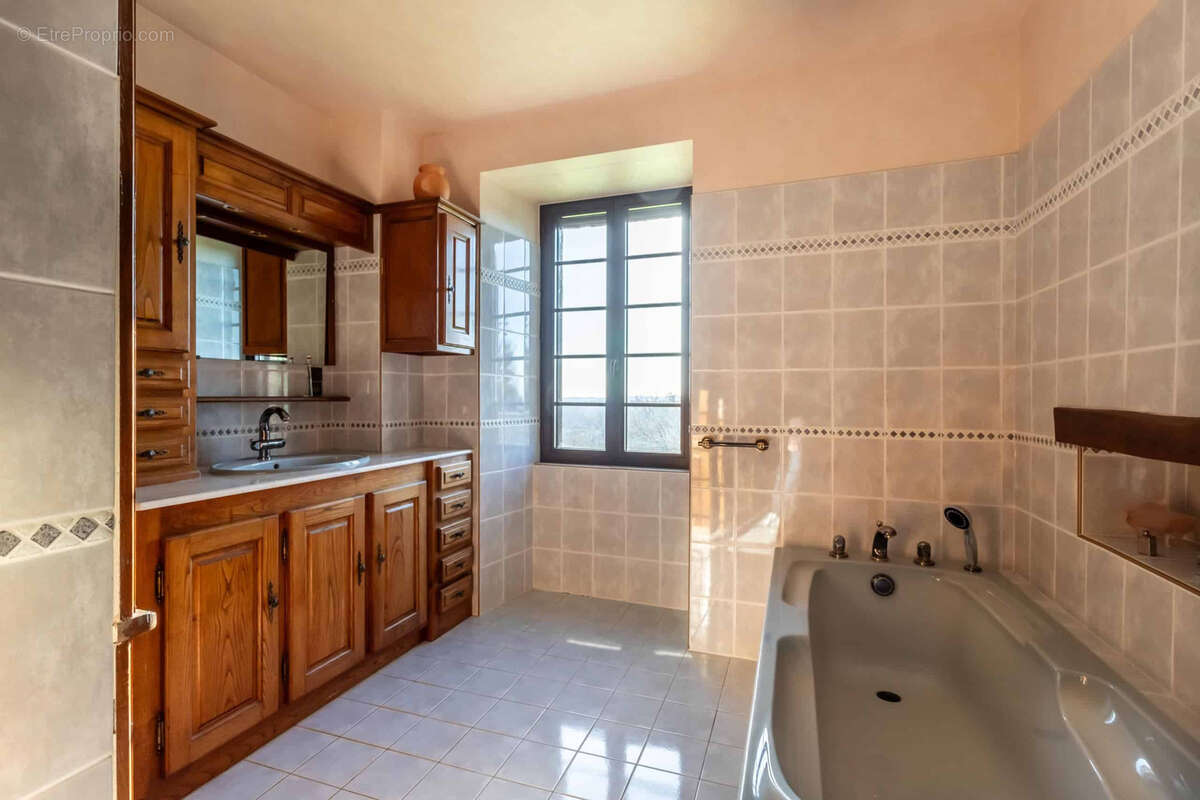 Country house with gite and pool - photo 20