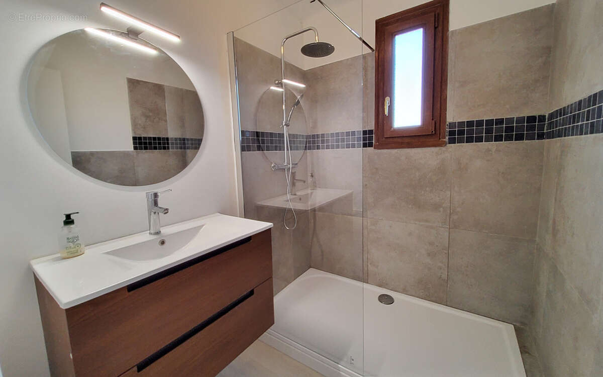 Appartement à CUERS