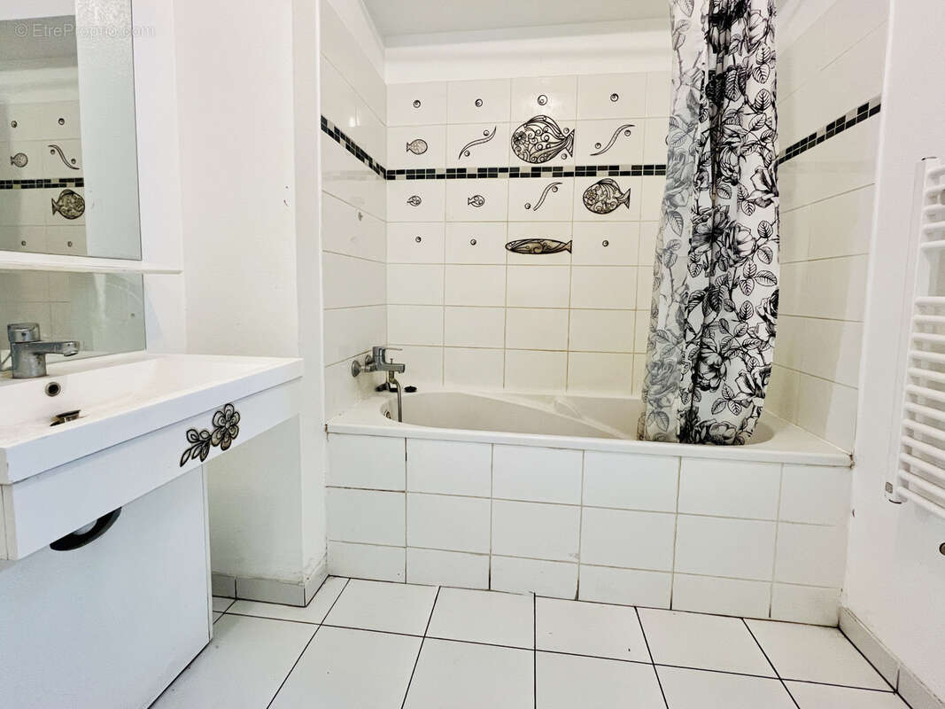 Appartement à MARSEILLE-3E