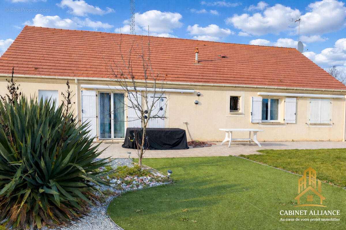 Maison à DAMMARIE-LES-LYS
