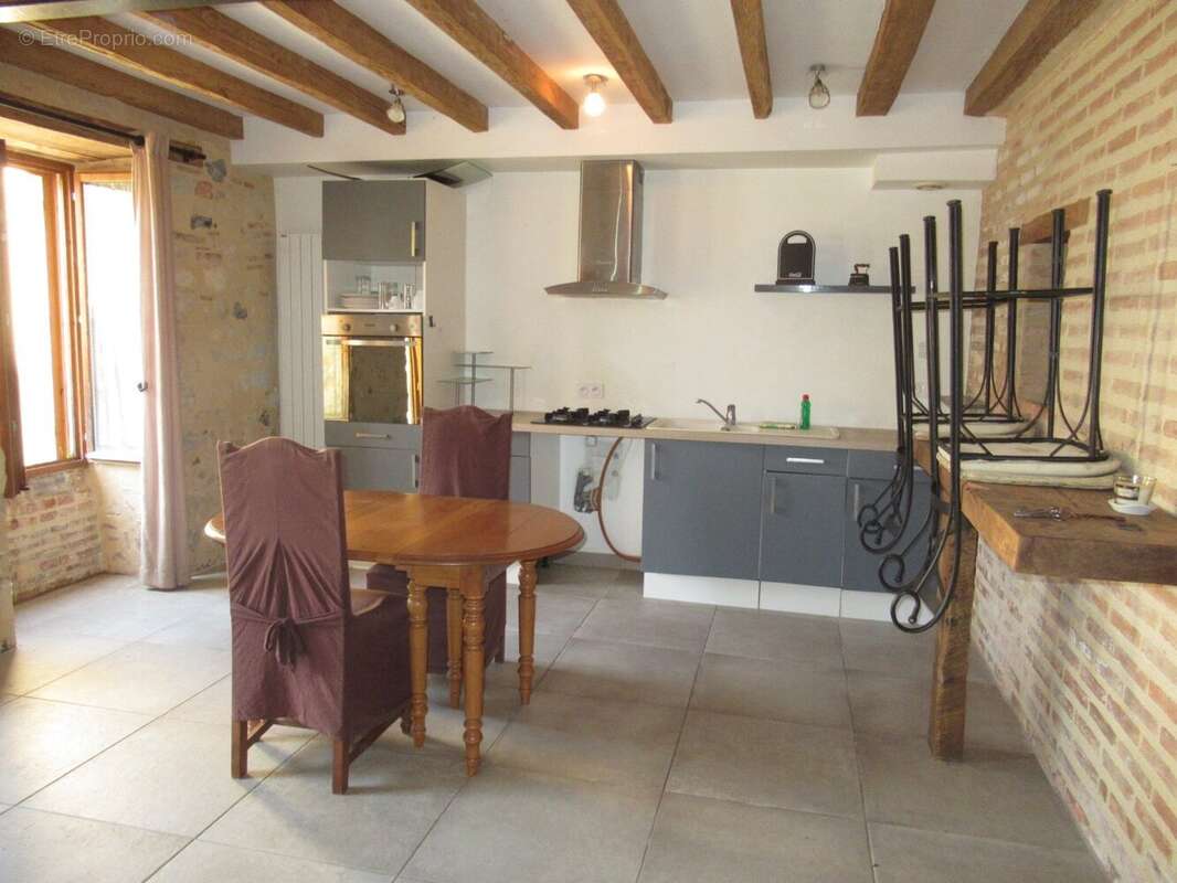 Maison à AVOISE