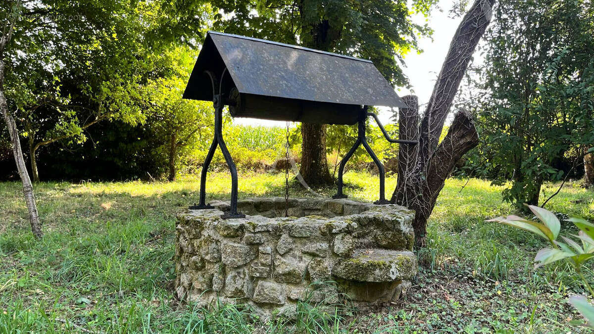 Maison à SAINT-GEORGES-BUTTAVENT