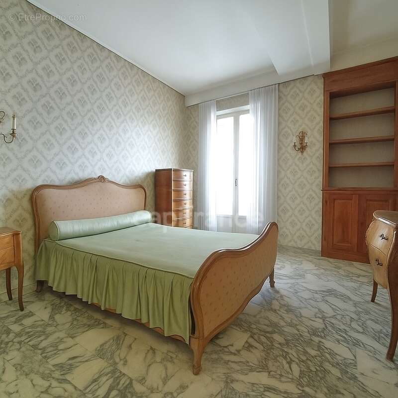 Maison à CHEMILLY-SUR-YONNE