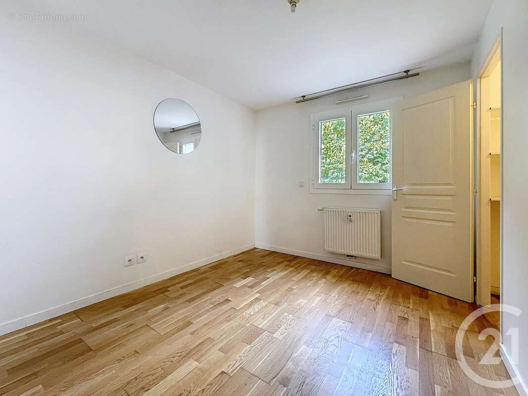 Appartement à BRIE-COMTE-ROBERT