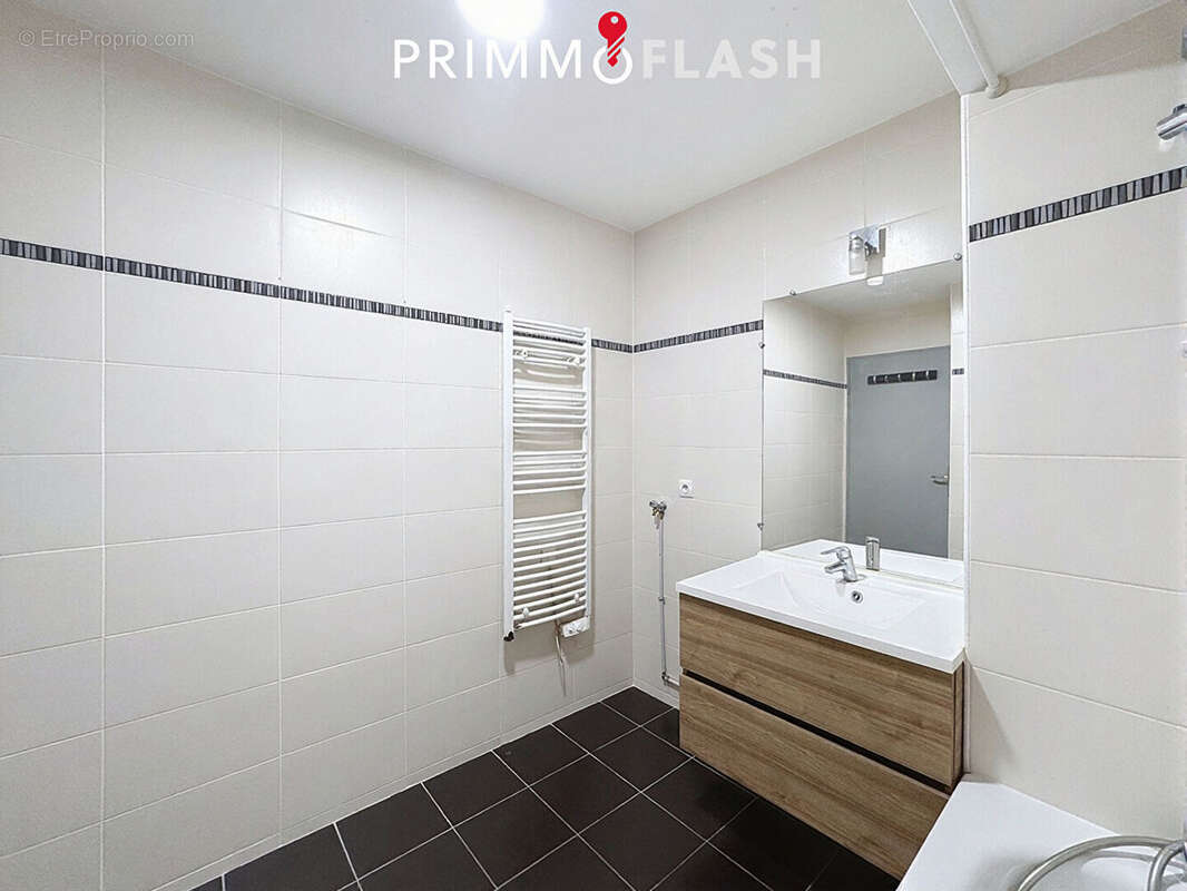 La Courneuve - Superbe 3 pièces de 62,45 m² + 2 grandes terrasses privatives (43,50 m²) + parking - photo 15