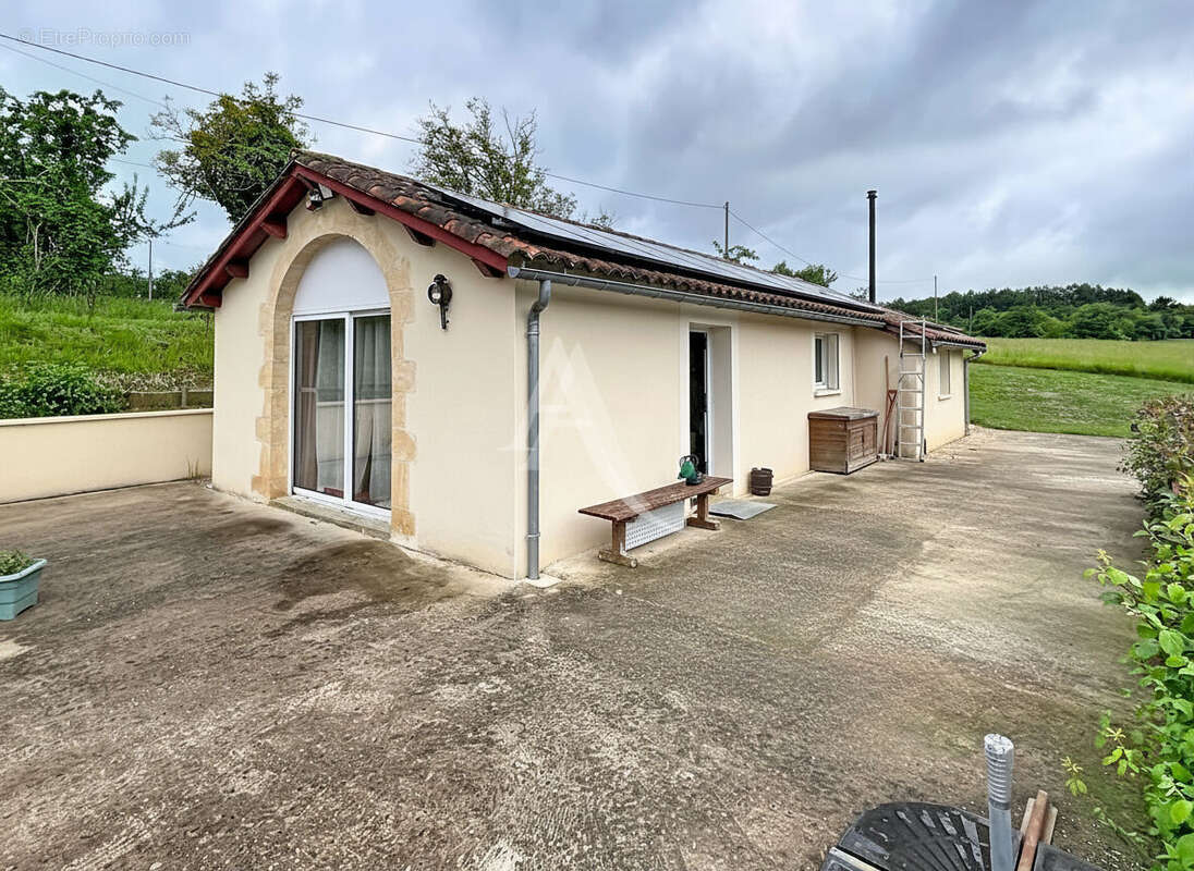Maison à PRAYSSAC