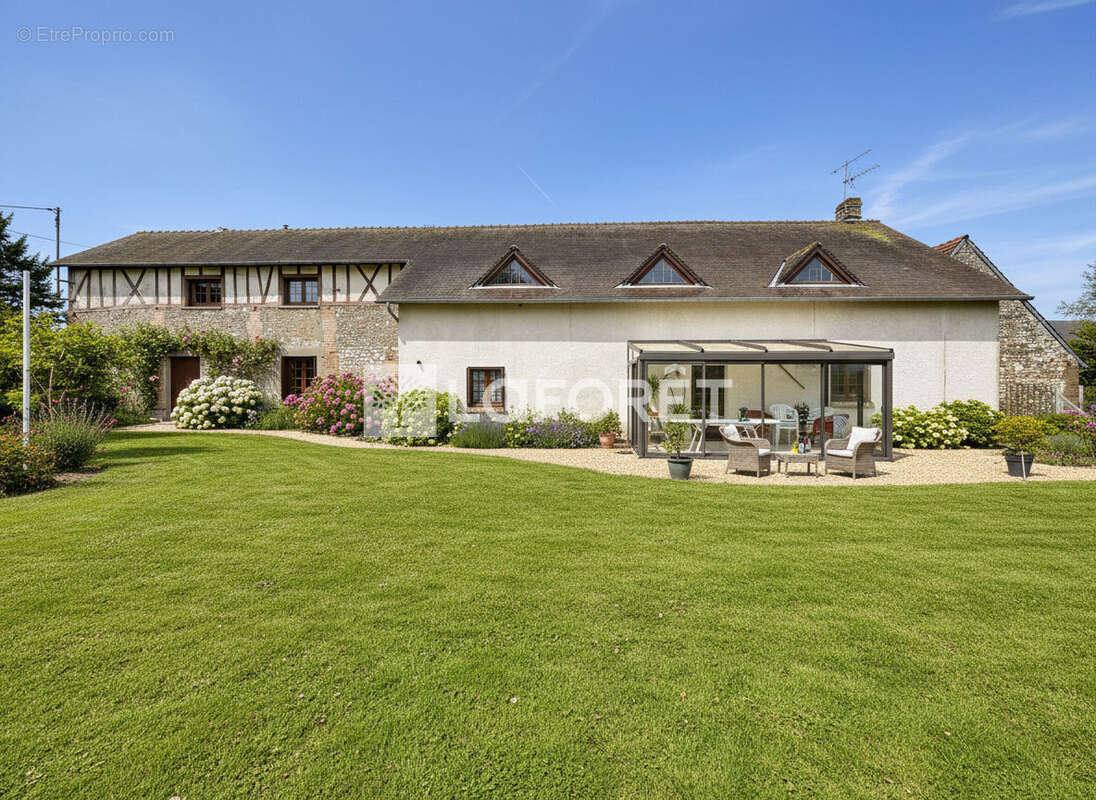 Maison à MEZIERES-EN-VEXIN