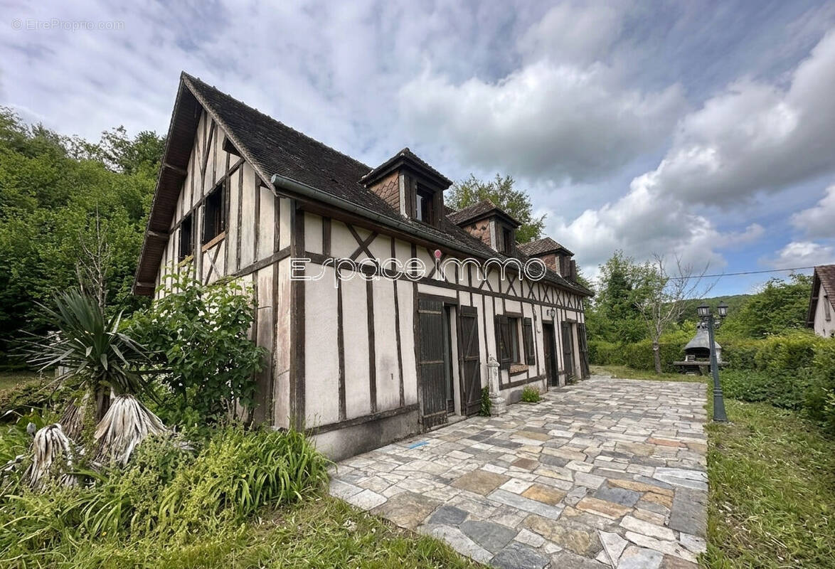 Maison à CLERES