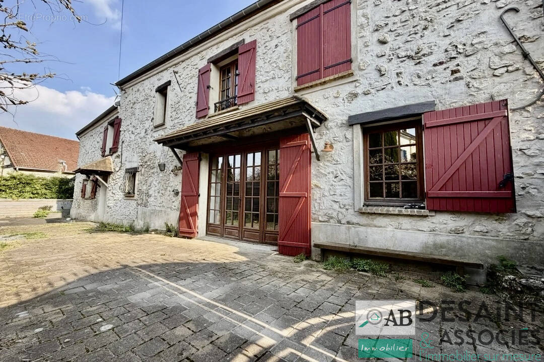 Maison à VILLIERS-SUR-MORIN
