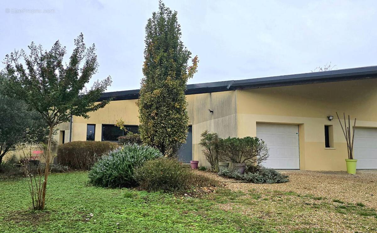 Maison à MONTPON-MENESTEROL