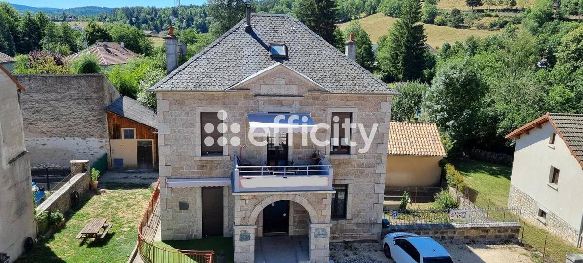 Maison à LE MALZIEU-VILLE