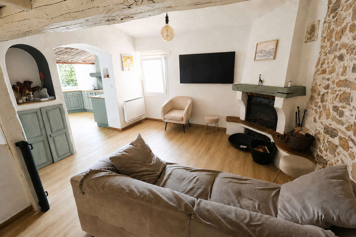 Maison de village de 106 m² avec jardin et piscine à Peymeinade - photo 6
