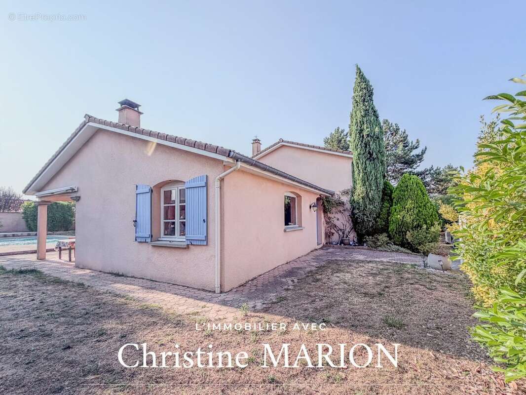 Maison 190 m² à Veauche  - photo 2