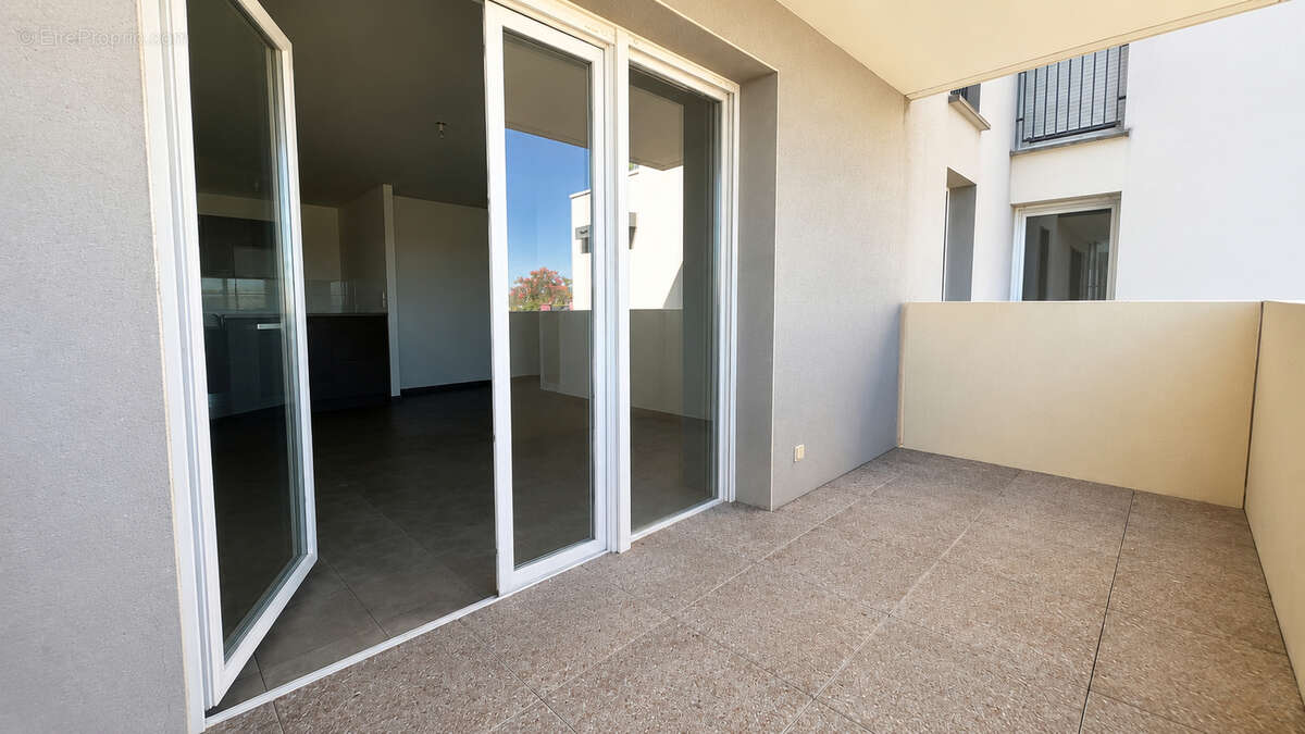 Apt T3 de 2015 - Calme sur Jardin - Expo Sud - Grand Box fermé. - photo 2