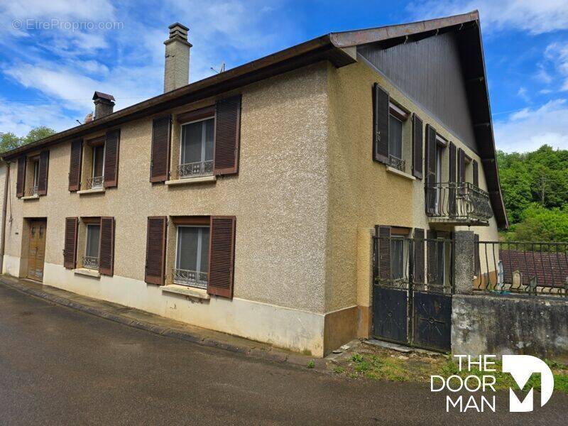 Maison à LANQUES-SUR-ROGNON