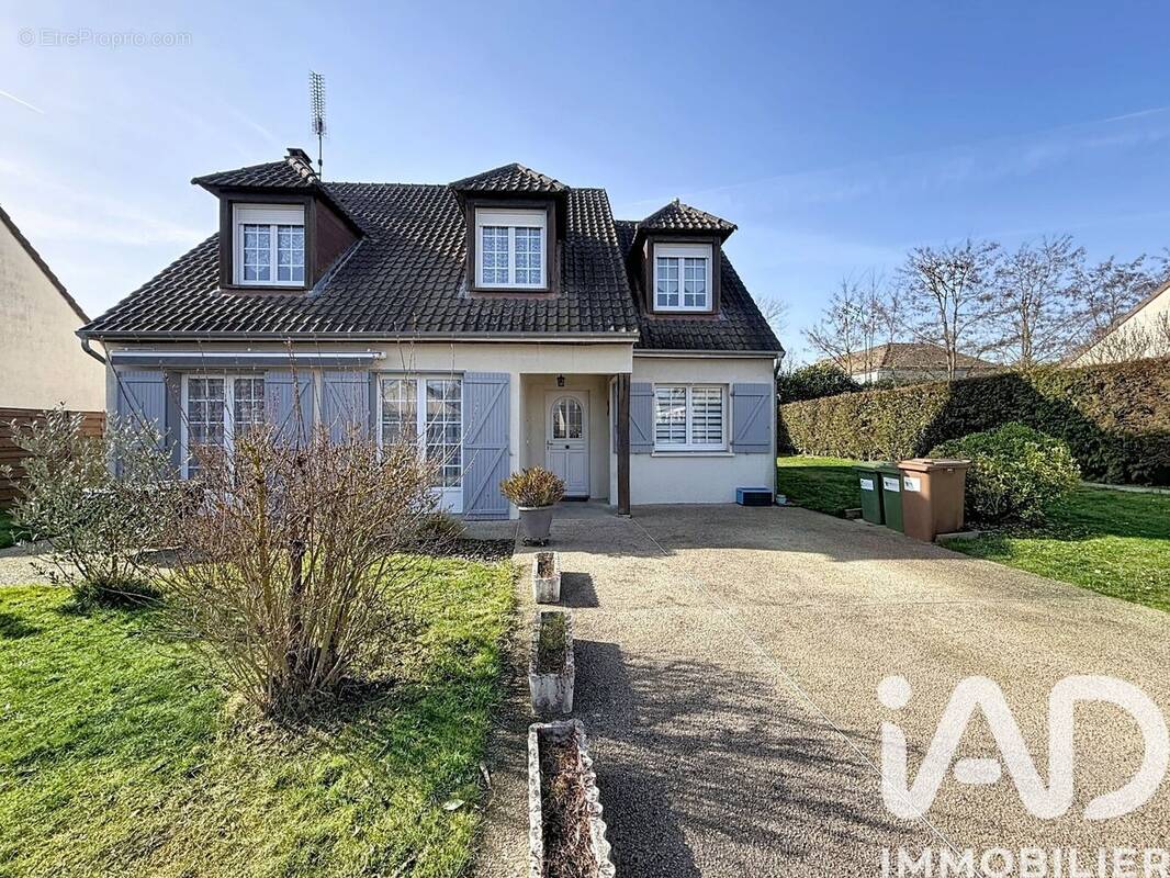 Photo 1 - Maison à HOUDAN