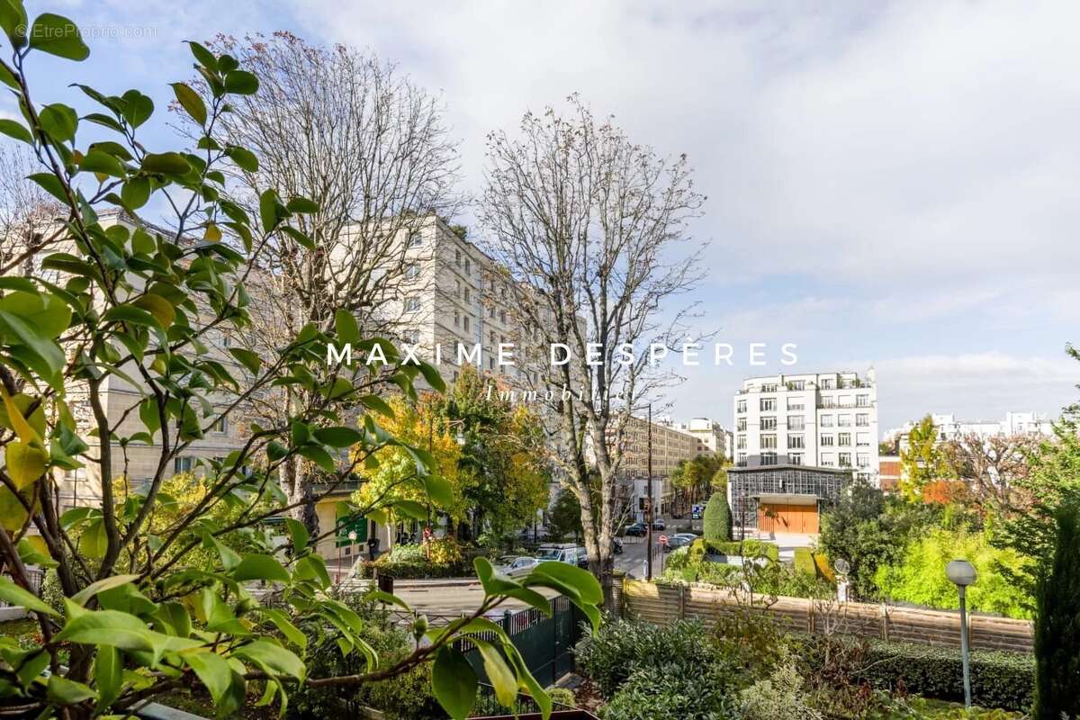Appartement à NEUILLY-SUR-SEINE