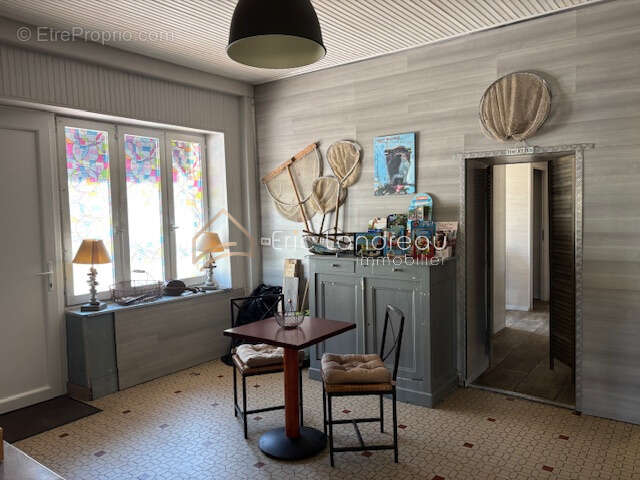 Appartement à AVRILLE