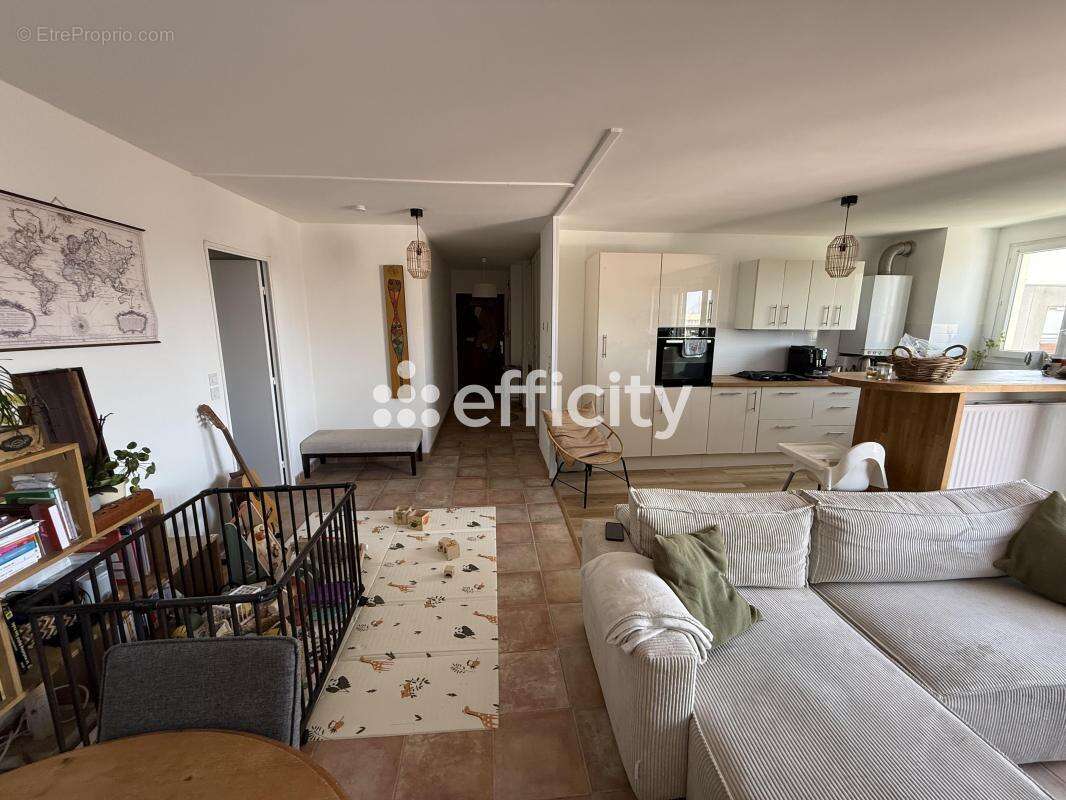 Appartement à MONTIGNY-LE-BRETONNEUX