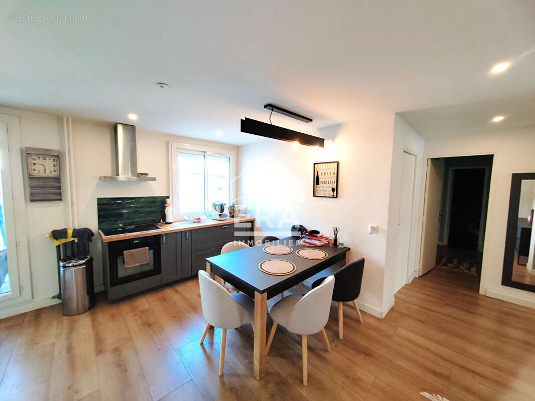 Appartement à MARSEILLE-5E