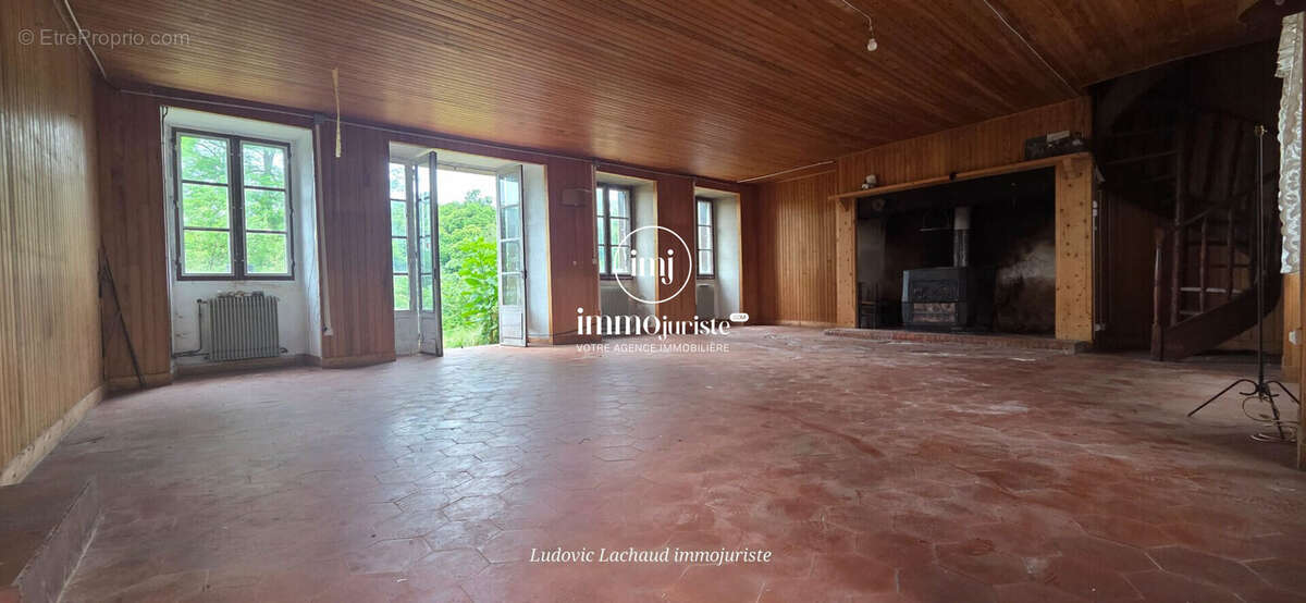 Maison 170 m² à Juillac  - photo 7