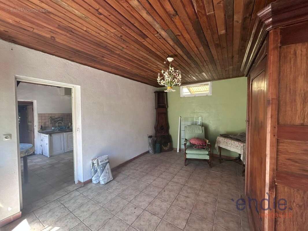 À vendre - maison type longère à rénover sur la commune de fauverney - photo 6