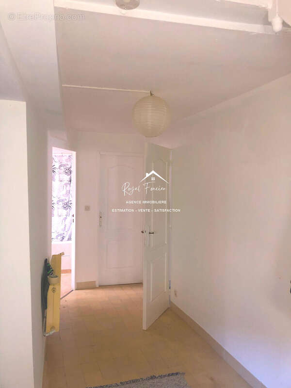 Couloir - Maison à DESCARTES