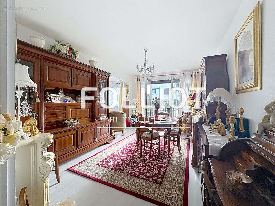 Appartement à DONVILLE-LES-BAINS