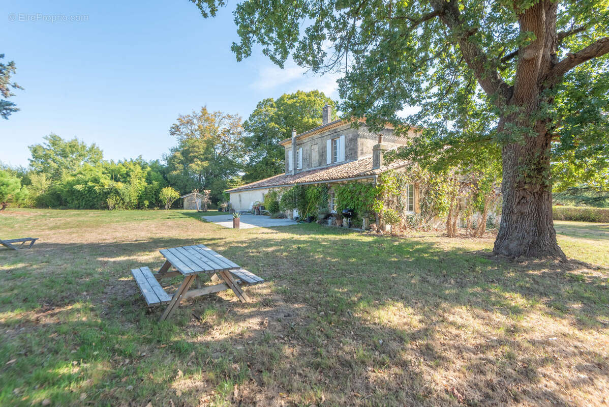 Maison à CAMBLANES-ET-MEYNAC