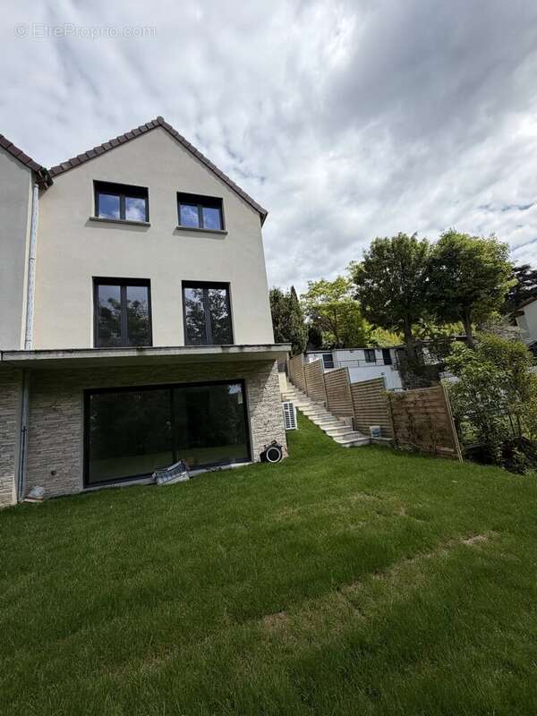 Maison à BOUGIVAL