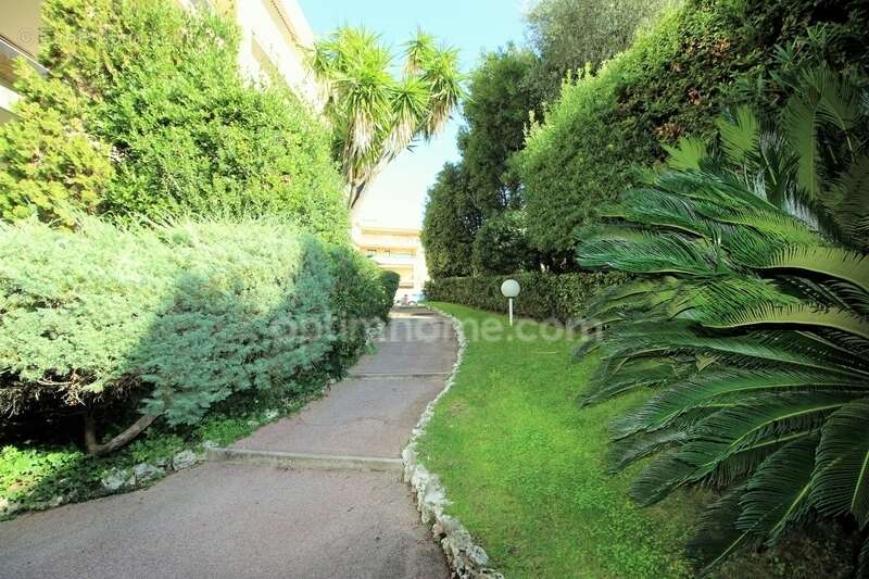 Appartement 2 pièces de 57 m² traversant avec terrasses dans résidence avec piscine - photo 17