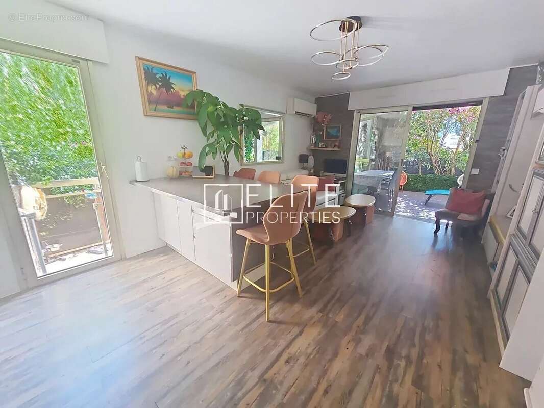 Appartement à LE CANNET