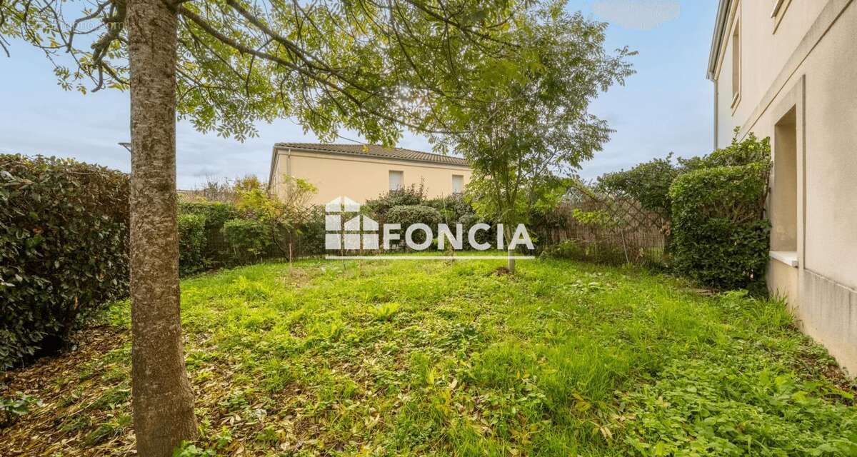 Appartement à FARGUES-SAINT-HILAIRE